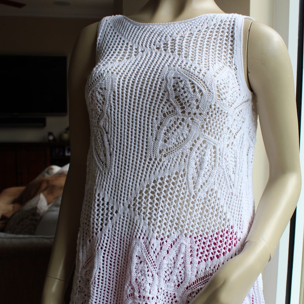 Jeanne Pierre white sleeveless sweater